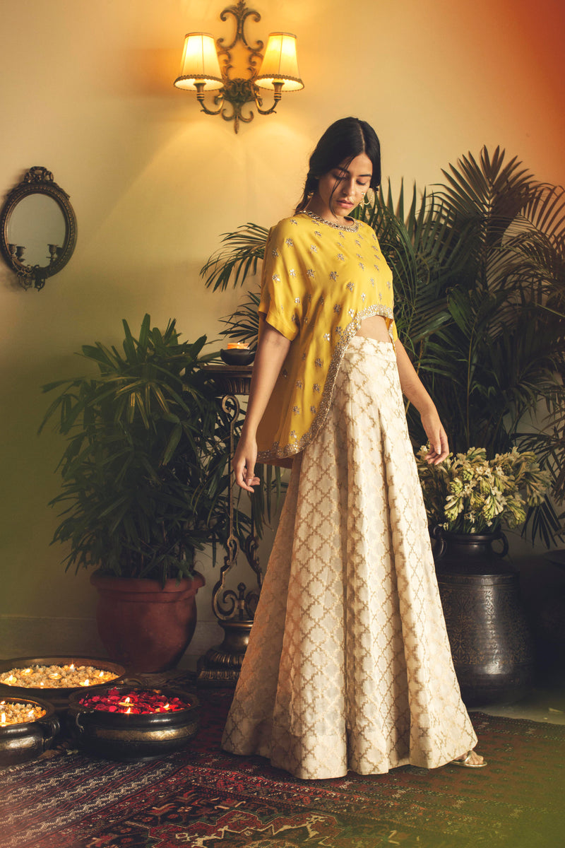 Gota U-Cape Lehenga Set