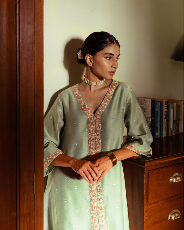 Chanderi-Linen Kurta With Floral Thread Work